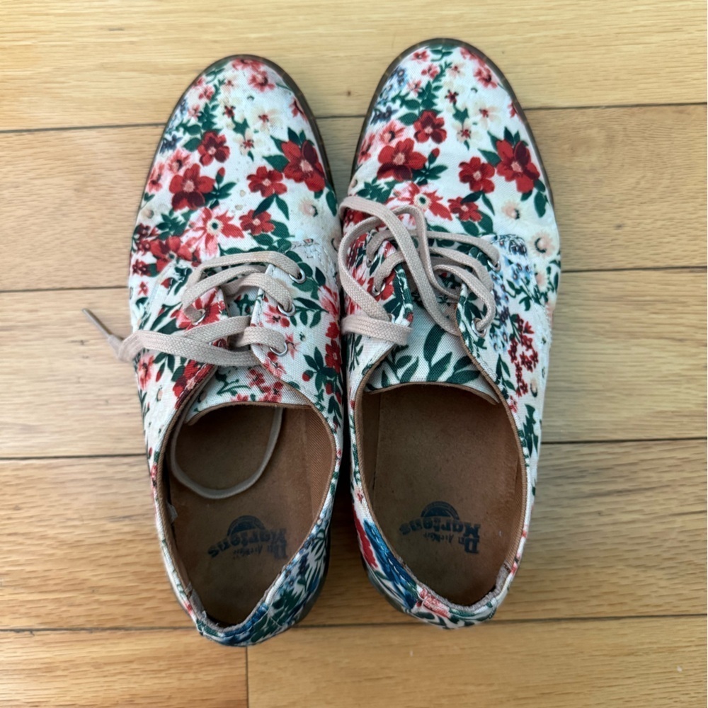 DR. MARTENS Gizelle Loafer Sand Secret Garden